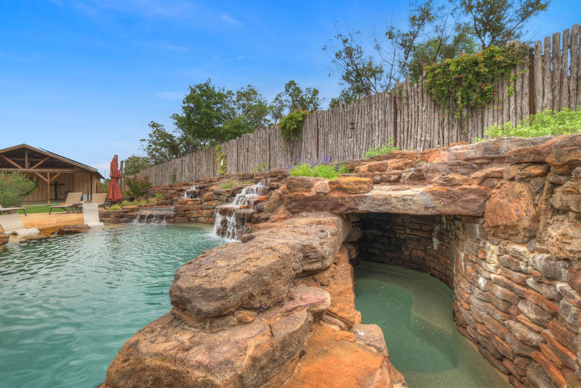 West End Lodge Resort Style Pool! Fredericksburg Exterior photo