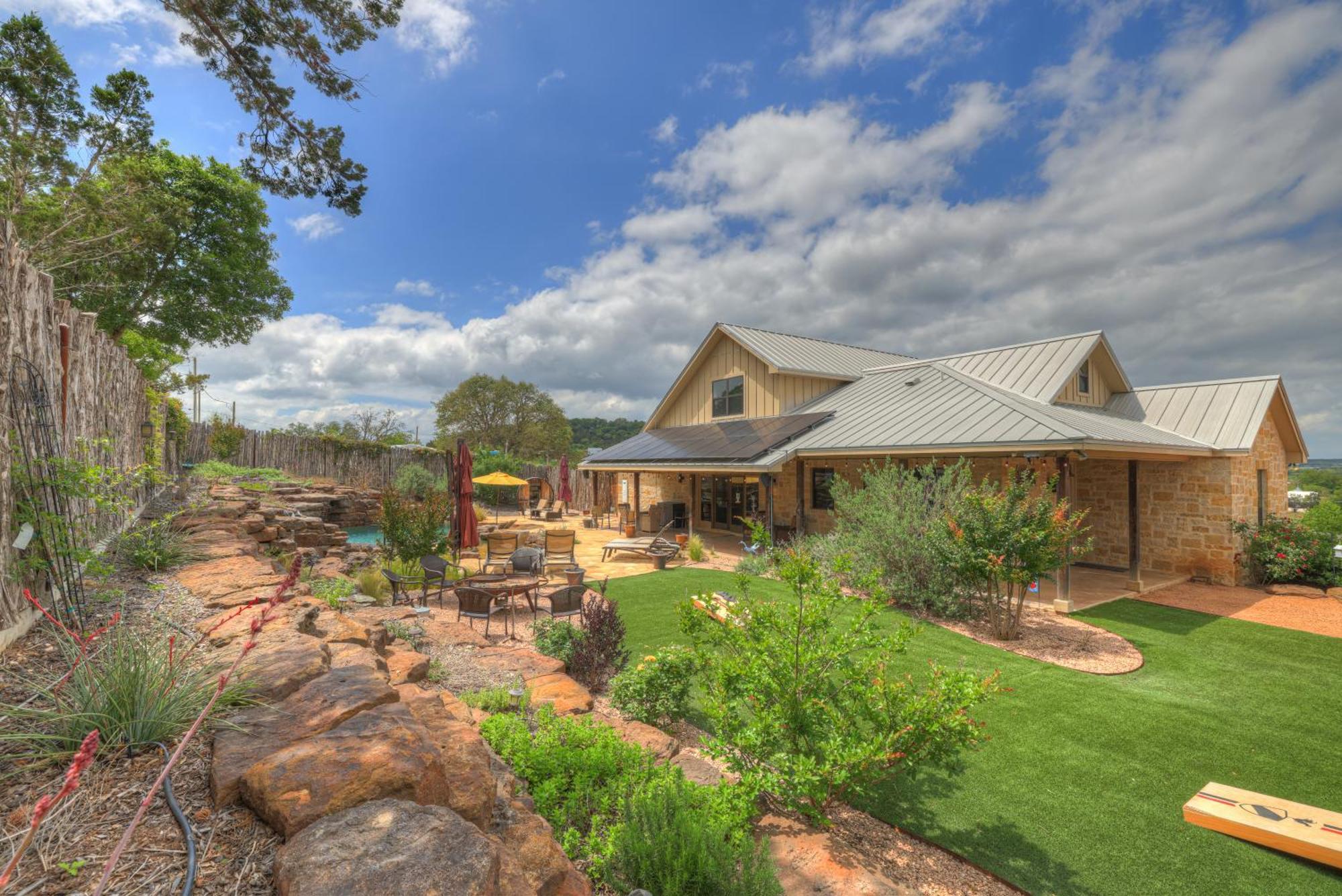 West End Lodge Resort Style Pool! Fredericksburg Exterior photo